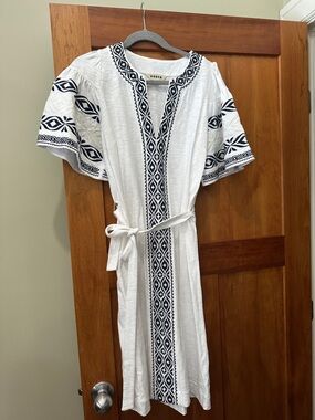 New Boden White cotton Dress with Navy Embroidered Trim, Sz 8 L